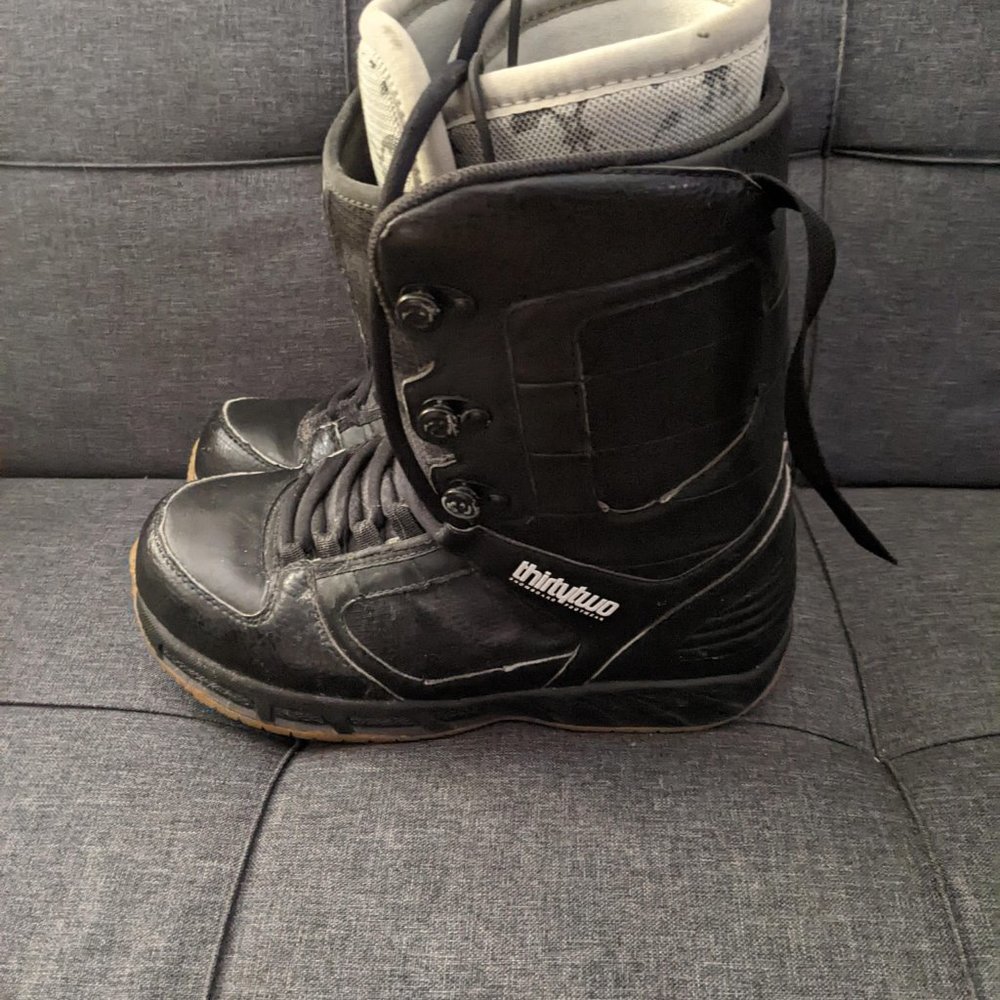 ThirtyTwo Snowboarding Boots - lace-up - Picture 2 of 4